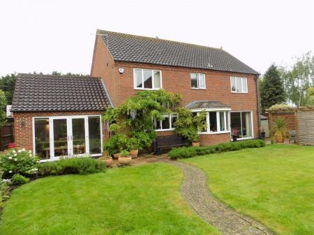 4 bedroom Detached house for sale in Spire View, Bottesford