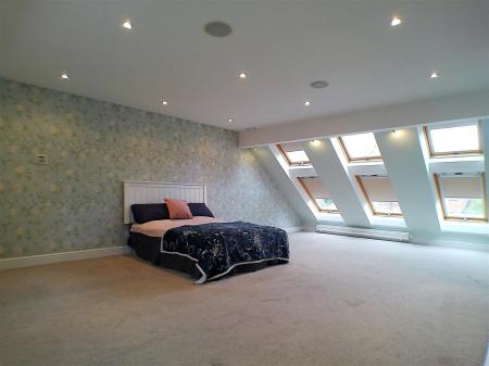 5 bedroom Detached house for sale in Wimbishthorpe Close, Bottesford, Nottingham