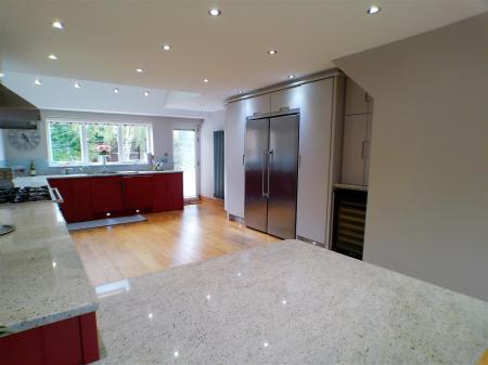 5 bedroom Detached house for sale in Wimbishthorpe Close, Bottesford, Nottingham