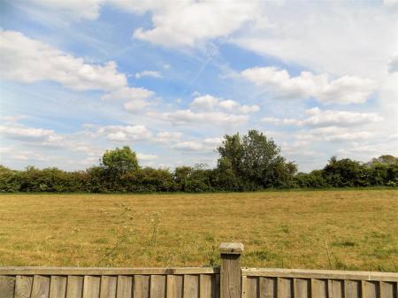 5 bedroom Detached house for sale in Woods Lane, Flintham, Newark