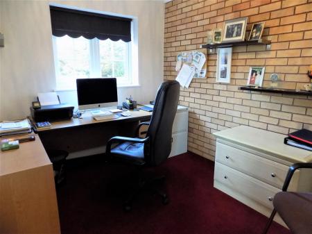 5 bedroom Detached house for sale in Woods Lane, Flintham, Newark