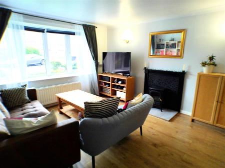 2 bedroom Semi-detached house for sale in Grizedale Grove, Bingham, Nottingham