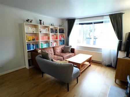 2 bedroom Semi-detached house for sale in Grizedale Grove, Bingham, Nottingham