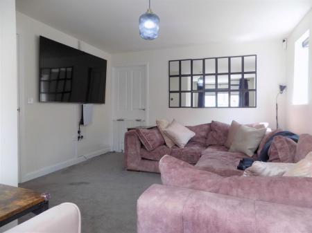 3 bedroom Semi-detached house for sale in Squires Grove, Bingham, Nottingham