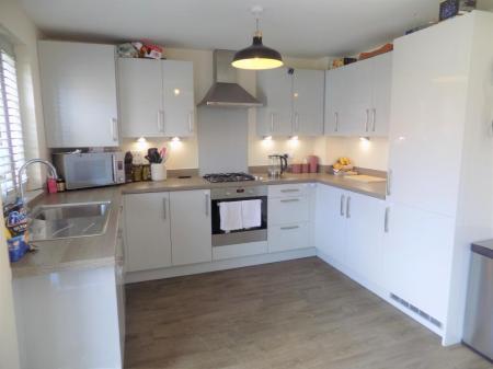 3 bedroom Semi-detached house for sale in Squires Grove, Bingham, Nottingham