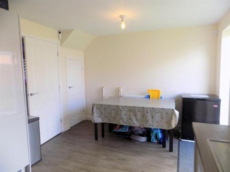 3 bedroom Semi-detached house for sale in Squires Grove, Bingham, Nottingham