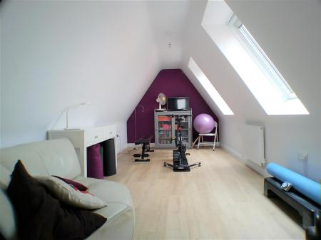 6 bedroom Detached house for sale in Cowdell Grove, Bingham