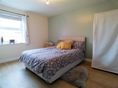 6 bedroom Detached house for sale in Cowdell Grove, Bingham