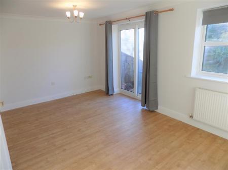 3 bedroom Semi-detached house for sale in Hudson Way, Radcliffe-On-Trent, Nottingham