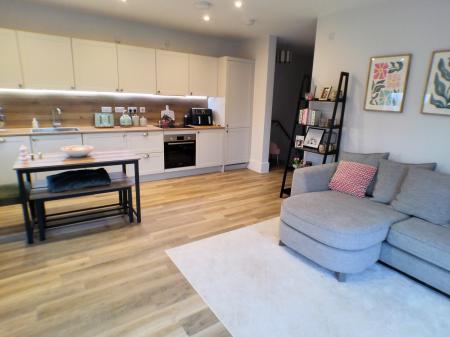 1 bedroom Flat to let in Grantham Road, Radcliffe-on-Trent, NG12