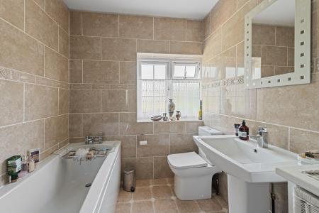 4 bedroom Detached house for sale in 136 Middlegate Road, Frampton, Boston, PE20