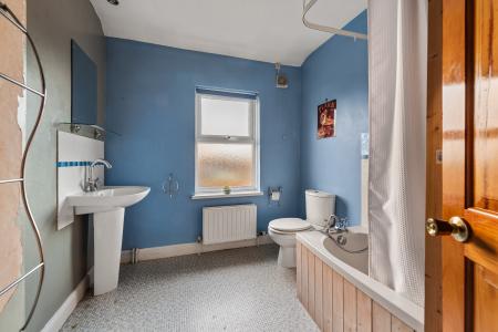 2 bedroom Terraced House for sale in Church Lane, Donington, Spalding, PE11