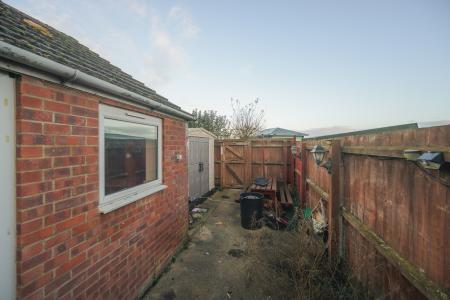 2 bedroom Terraced House for sale in Church Lane, Donington, Spalding, PE11