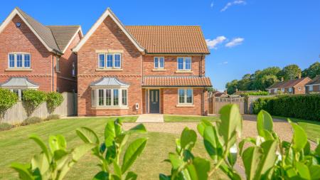 4 bedroom Detached house for sale in Church Road, Freiston, Boston, PE22