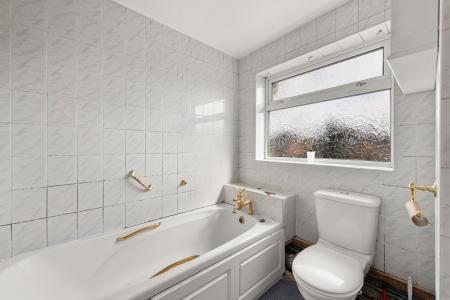 5 bedroom Detached house for sale in Glen Drive, Boston, PE21