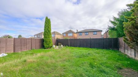 5 bedroom Detached house for sale in Glen Drive, Boston, PE21