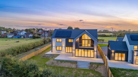 4 bedroom Detached house for sale in Main Road, Stickney, Boston, PE22