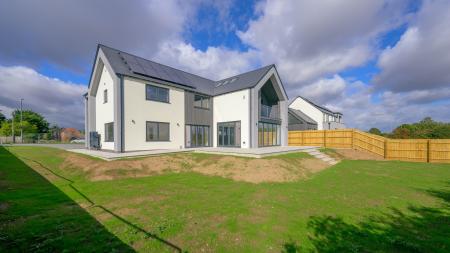 4 bedroom Detached house for sale in Main Road, Stickney, Boston, PE22