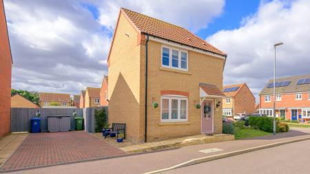 3 bedroom Semi-detached house for sale in Mallow Gardens, Boston, PE21