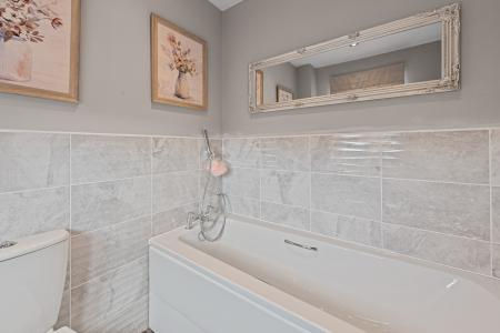 3 bedroom Semi-detached house for sale in Mallow Gardens, Boston, PE21