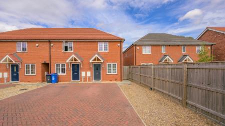 Old Iron Way, Boston, PE21