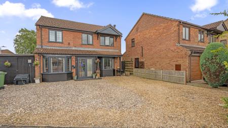 4 bedroom Detached house for sale in The Graylings, Boston, PE21