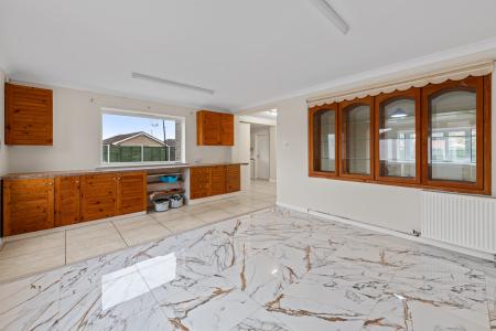 5 bedroom Detached house for sale in Tollfield Road, Boston, PE21