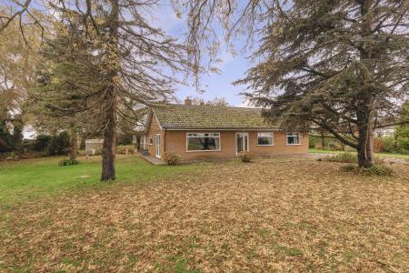 3 bedroom Detached bungalow for sale in Crackholt Lane, Old Leake, Boston, PE22