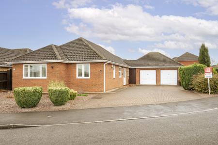 Arnhem Way, Bourne, PE10