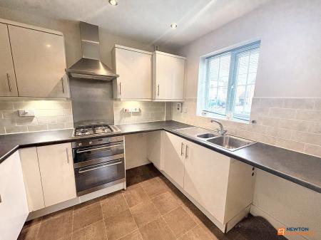 2 bedroom Semi-detached house for sale in Ascot Close, Bourne, PE10