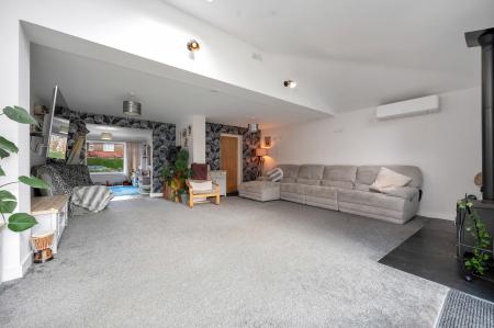 4 bedroom Detached house for sale in Austerby, Bourne, PE10