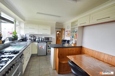 3 bedroom Detached bungalow for sale in Elizabeth Way, Bourne, PE10