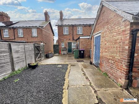 3 bedroom End of terrace house for sale in Fen Road, Bourne, PE10