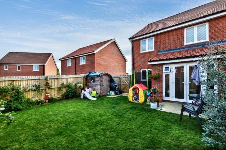 3 bedroom Semi-detached house for sale in Newton Abbot Way, Bourne, PE10