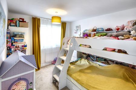 3 bedroom Semi-detached house for sale in Newton Abbot Way, Bourne, PE10