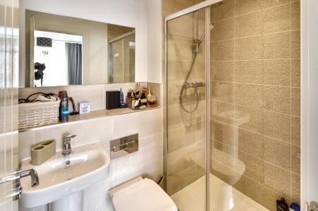 3 bedroom Semi-detached house for sale in Newton Abbot Way, Bourne, PE10