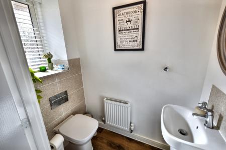 3 bedroom Semi-detached house for sale in Newton Abbot Way, Bourne, PE10