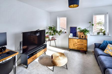 3 bedroom Semi-detached house for sale in Newton Abbot Way, Bourne, PE10