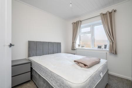 2 bedroom Park home for sale in Stamford Park, Bourne