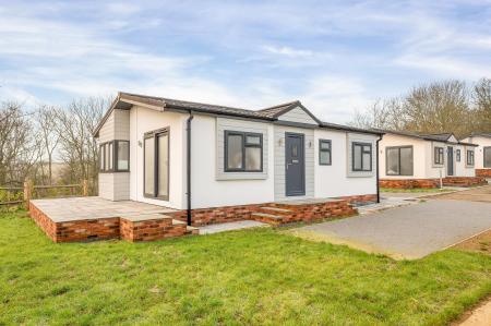 2 bedroom Park home for sale in Stamford Park, Bourne