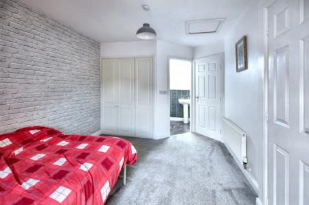 3 bedroom Terraced House for sale in The Pollards, Bourne, PE10