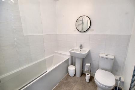 3 bedroom Terraced House for sale in The Pollards, Bourne, PE10