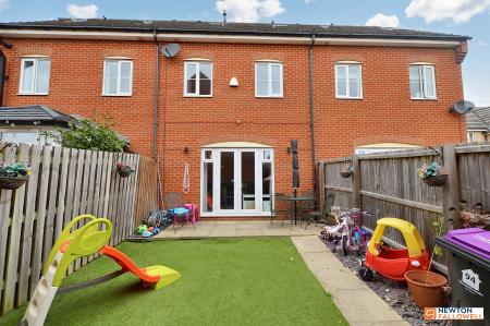 3 bedroom Terraced House for sale in The Pollards, Bourne, PE10