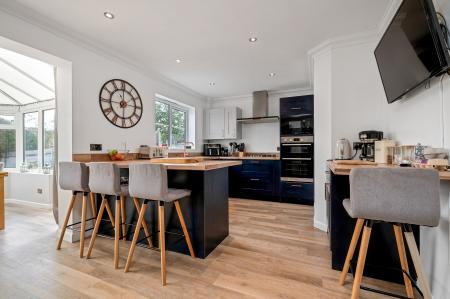 4 bedroom Detached house for sale in Viking Way, Thurlby, Bourne, PE10