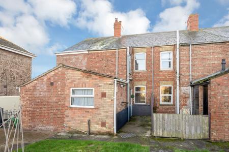 2 bedroom Terraced House for sale in West Street, Bourne, PE10