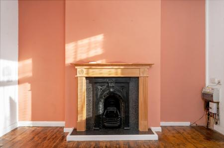 2 bedroom Terraced House for sale in West Street, Bourne, PE10