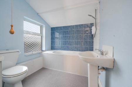 2 bedroom Terraced House for sale in West Street, Bourne, PE10