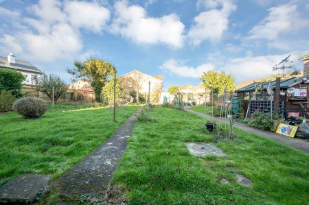 2 bedroom Terraced House for sale in West Street, Bourne, PE10