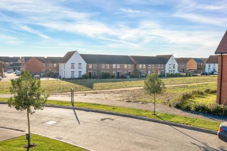 2 bedroom Semi-detached house to let in Newton Abbot Way, Bourne, PE10