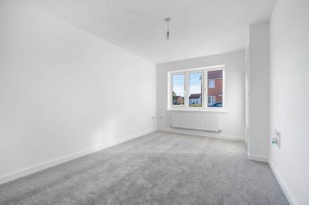 2 bedroom Semi-detached house to let in Newton Abbot Way, Bourne, PE10